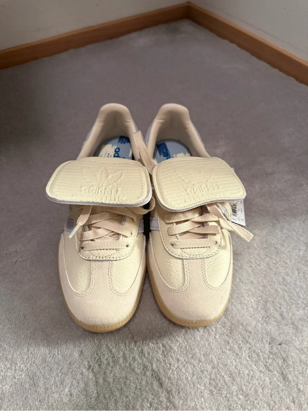adidas Samba Cream with Light Blue Stripes - Picture 2 of 6